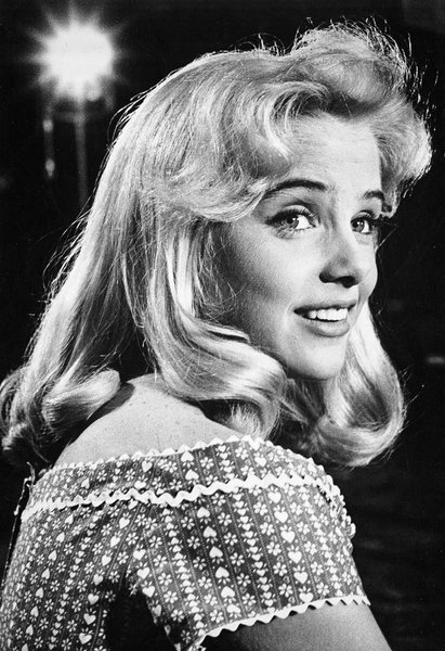 Sue Lyon