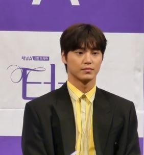 Lee Hwan