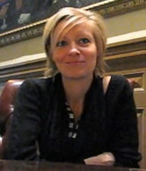Axelle Carolyn