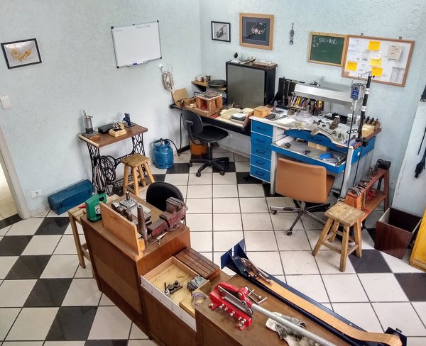 bench jeweler