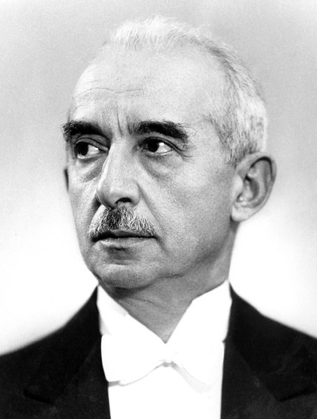 عصمت اینونو