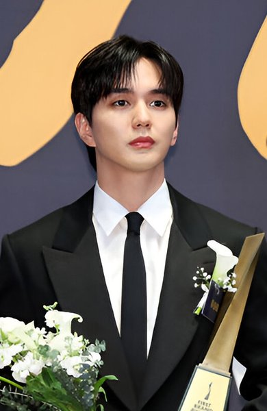 Yoo Seung Ho