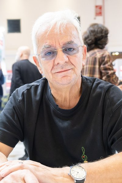 Zafer Algöz