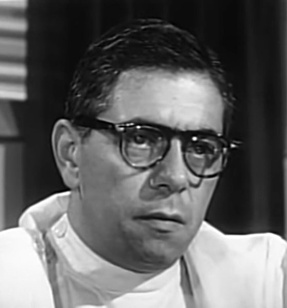 Robert Strauss