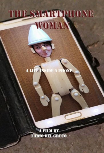 زن گوشی به دست فیلم
