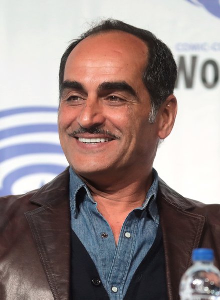 نوید نگهبان
