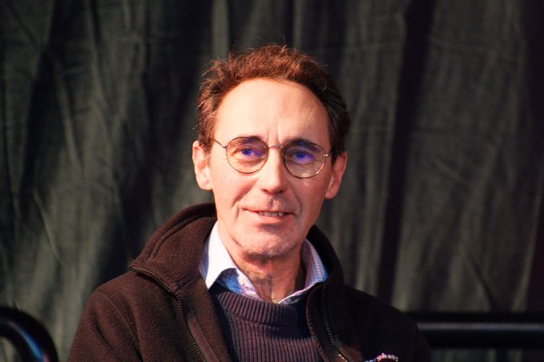 Guy Henry