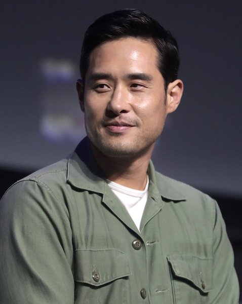 Raymond Lee